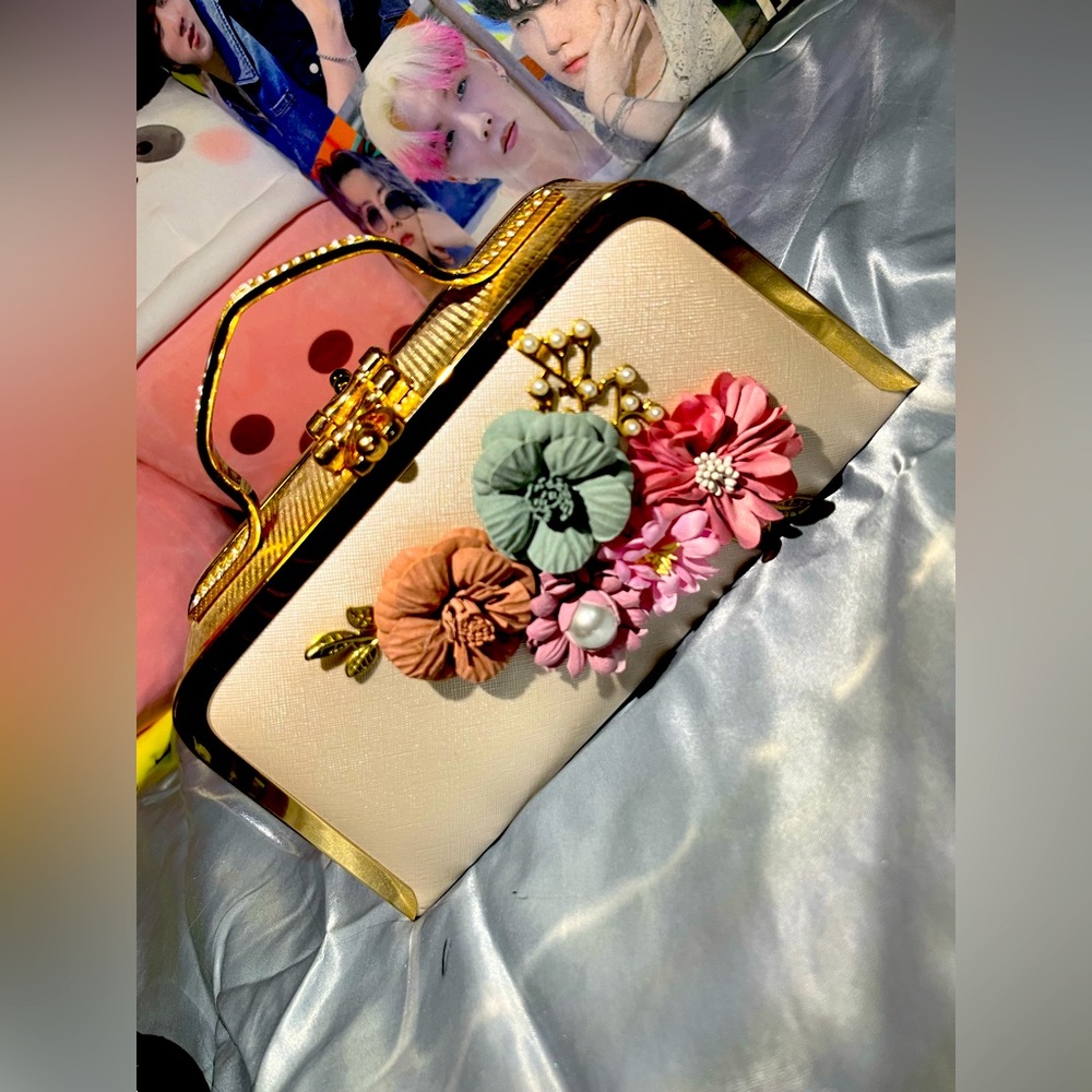 Flower Bag with long golden chain